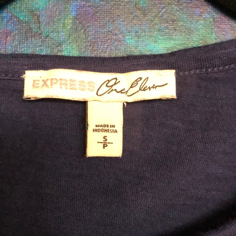 Express “fearless” crop top - Picture 4 of 4